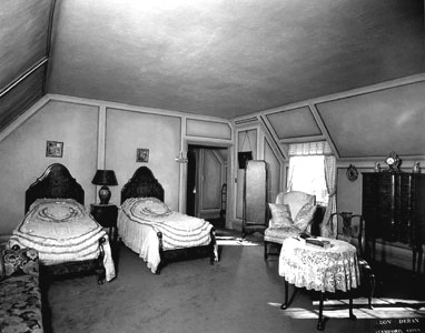 Bedroom at Laurel Lake Lodge