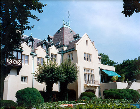 1990 photo of the Marion Castle, rear view