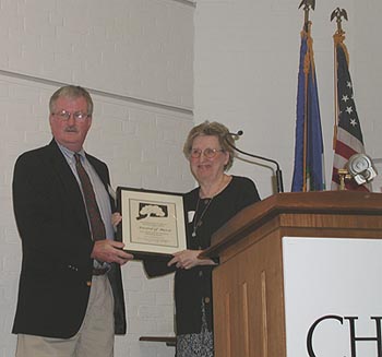 Irene Hahn receiving the award