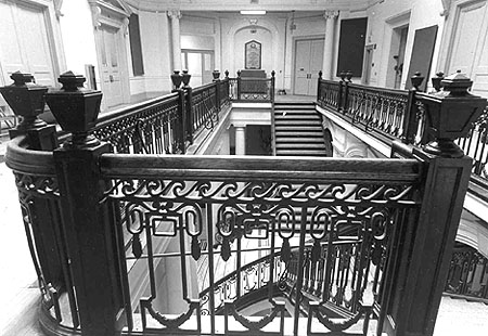 Old Town Hall 1988, Staircase