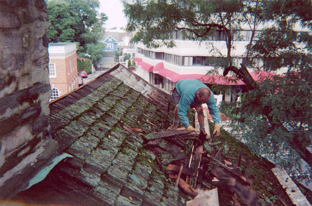 Hoyt Barnum House roof, restoration work
