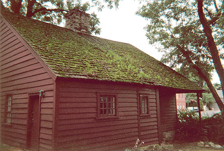 Hoyt Barnum House roof before restoration