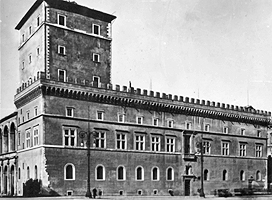 the balcony where Mussolini made his mass speeches