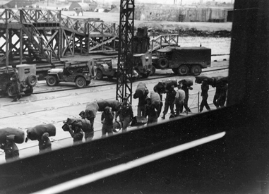 Le Havre, March 1, 1945 the 343rd Infantry disembarking