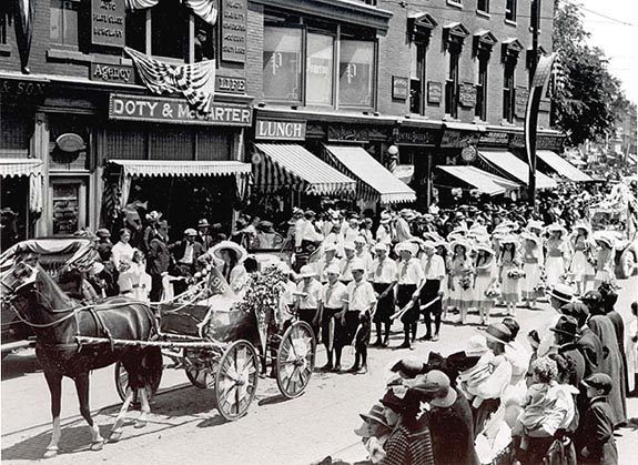 Memorial day Parade 1919 on Main Street